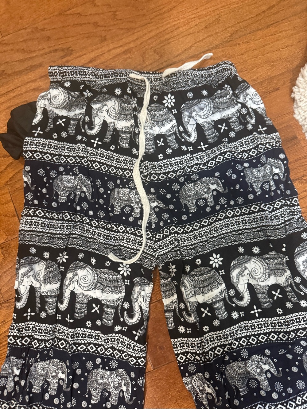 Men’s Black & White Elephant Print Bottoms, purchased in Thailand. Size M